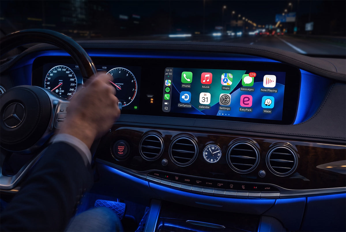 Intérieur de voiture avec Apple CarPlay sur l’écran d’infodivertissement d’origine